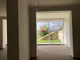 Apartament cu 4 camere, 151 m², Centru, Orhei foto 1