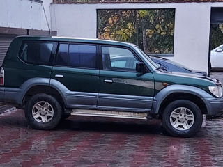 Toyota Land Cruiser Prado foto 2