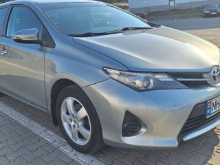 Toyota Auris foto 1