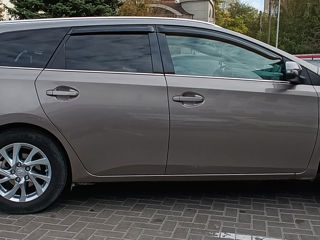 Toyota Auris foto 8