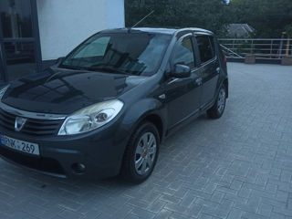 Dacia Sandero foto 2