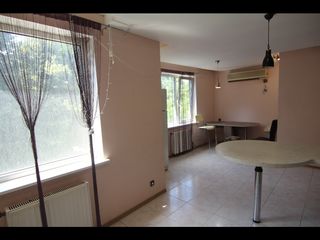 Apartament cu 3 camere, 100 m², Botanica, Chișinău foto 5