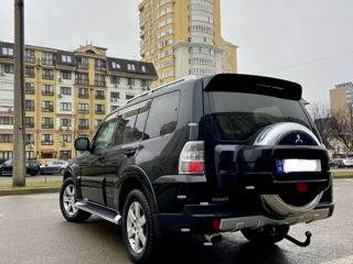 Mitsubishi Pajero foto 3