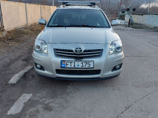 Toyota Avensis foto 4