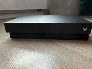 Xbox One X 1 tb foto 1