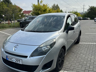 Renault Grand Scenic foto 1