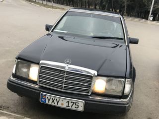 Mercedes Series (W124) foto 4