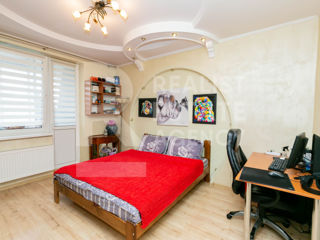 Apartament cu 4 camere, 176 m², Botanica, Chișinău foto 2
