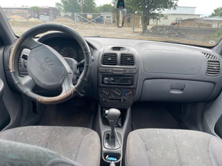 Hyundai Accent foto 4