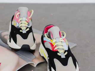 yeezy wave runner pink