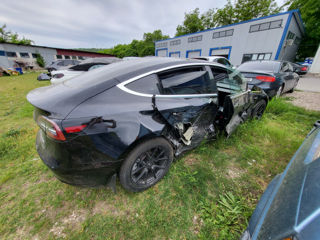 Tesla Model 3 foto 3