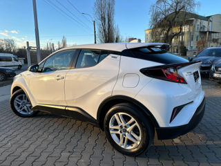 Toyota C-HR foto 2