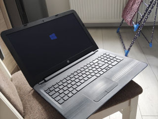 Vind Laptop HP lucrează 100% bateria tine 8 ore intens este și blocu foto 3