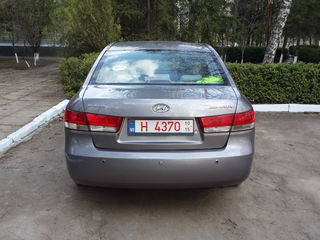 Hyundai NF Sonata foto 2