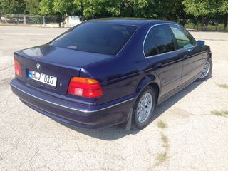 BMW 5 Series foto 3