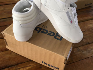 Vind Reebok