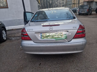 Mercedes E-Class foto 2