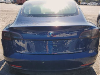 Tesla Model 3 foto 6