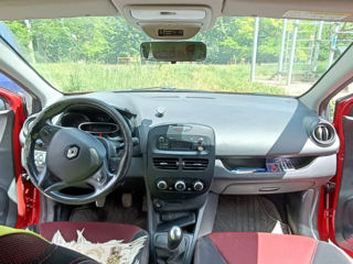 Renault Clio foto 9