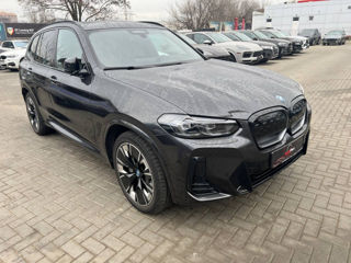 BMW iX3 foto 2