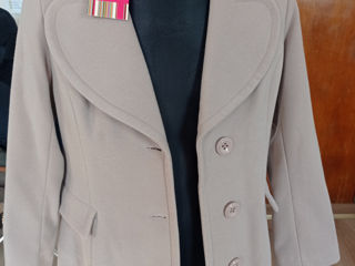 Продаем срочно, недорого два итальянских пальто женских,демисезонных.Брендовые,размер xl. foto 1