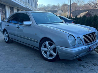 Mercedes E-Class foto 7