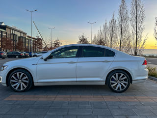 Volkswagen Passat foto 2