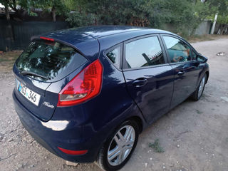 Ford Fiesta foto 5