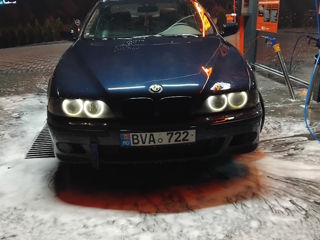 BMW 5 Series foto 4