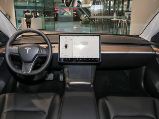 Tesla Model 3 foto 6