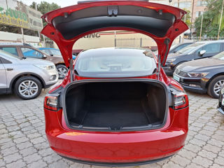 Tesla Model 3 foto 12