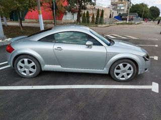 Audi TT foto 1