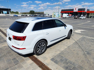 Audi Q7 фото 1