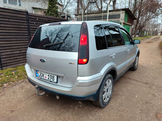 Ford Fusion foto 2