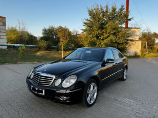 Mercedes E-Class foto 2