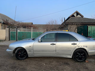 Mercedes E-Class foto 3