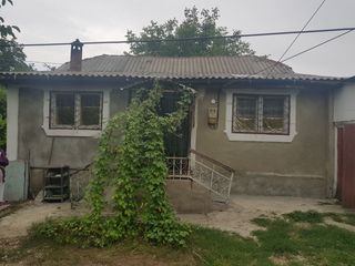 Ialoveni!Casă cu 1 nivel, 83 m2+6 ari! 21 000 € foto 1