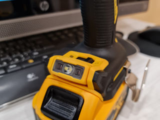 Компактный Ударный Шуруповерт DeWALT DCD805 foto 4