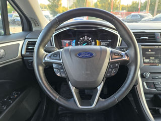 Ford Fusion foto 9