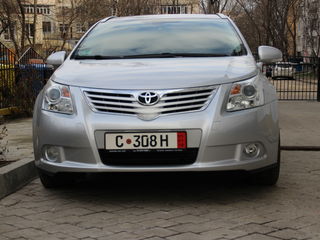 Toyota Avensis foto 1