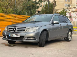 Mercedes C-Class foto 2