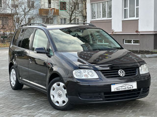 Volkswagen Touran foto 3