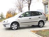 Nissan Almera Tino foto 1