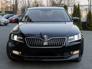 Skoda Superb foto 1