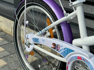 Bicicleta pentru fete cu Frozen Disney 20 inch - Детский велосипед для девочек foto 4