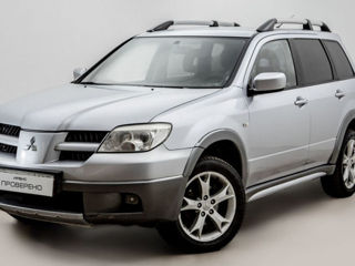 Mitsubishi Outlander foto 1