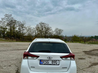 Toyota Auris foto 2