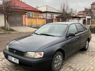 Toyota Carina foto 2