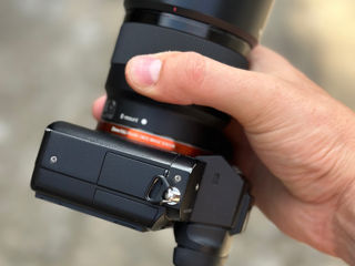 Vînd Sony A7 II + obiectiv 50mm 1.8F foto 3