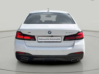 BMW 5 Series foto 5